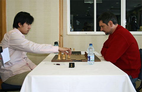 Bu Ziangzhi (kiri)