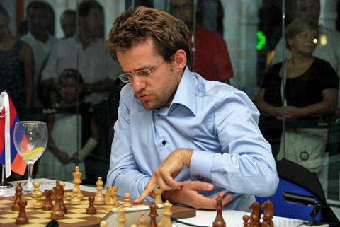 Grandmaster Chess on