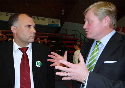 jörn Lengwenus con el ministro de Cultura de Baja Sajonia Dr. Bernd Althusmann,